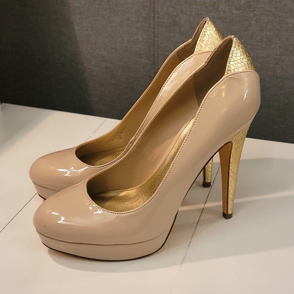 Womens G by Guess Beige Heels with Gold Accents - Picture 4 of 4